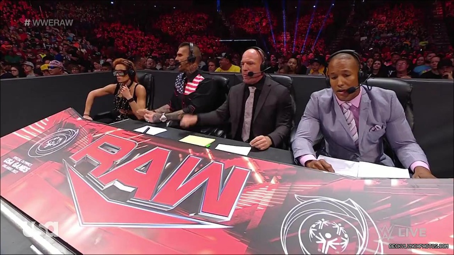 WWE_RAW_30th_May_2022_720p_WEBRip_h264_mp4_000697463.jpg