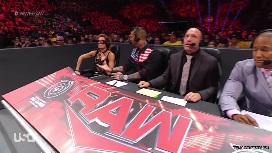 WWE_RAW_30th_May_2022_720p_WEBRip_h264_mp4_000698664.jpg
