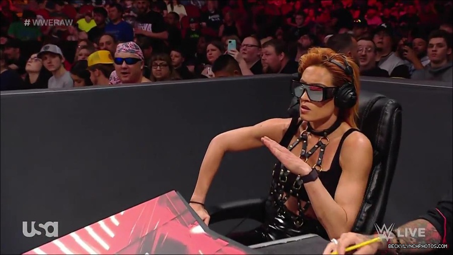 WWE_RAW_30th_May_2022_720p_WEBRip_h264_mp4_000701067.jpg