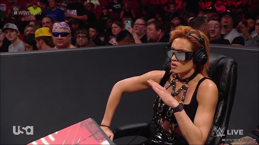 WWE_RAW_30th_May_2022_720p_WEBRip_h264_mp4_000701467.jpg