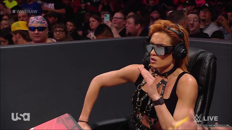 WWE_RAW_30th_May_2022_720p_WEBRip_h264_mp4_000701867.jpg