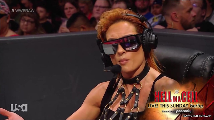 WWE_RAW_30th_May_2022_720p_WEBRip_h264_mp4_000731897.jpg