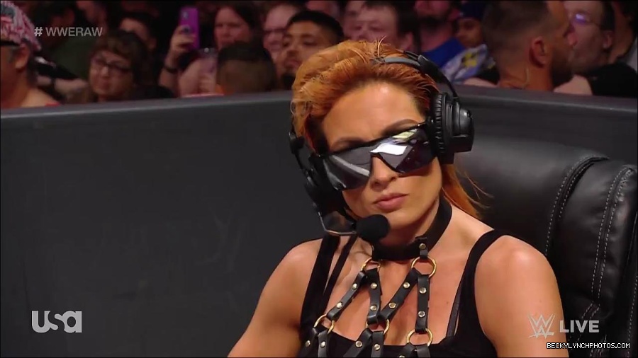 WWE_RAW_30th_May_2022_720p_WEBRip_h264_mp4_000773539.jpg