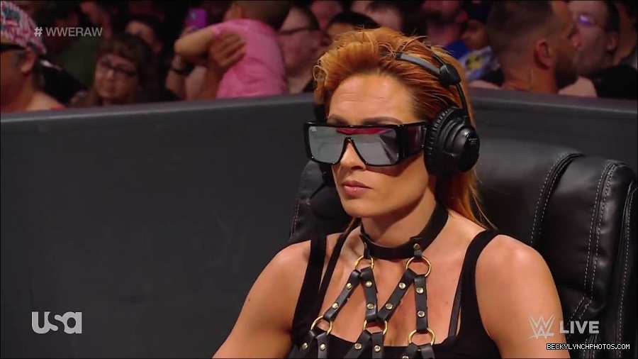 WWE_RAW_30th_May_2022_720p_WEBRip_h264_mp4_000773939.jpg