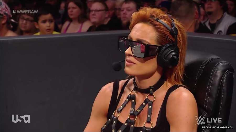 WWE_RAW_30th_May_2022_720p_WEBRip_h264_mp4_000835634~0.jpg