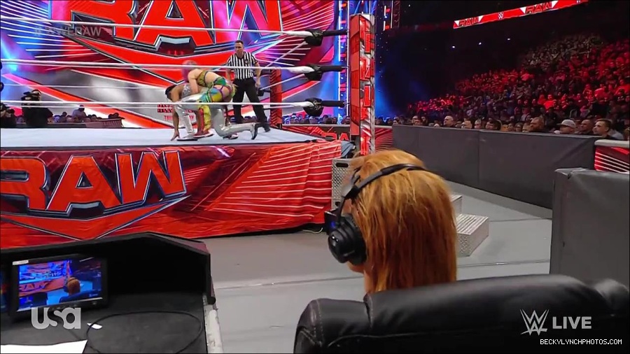 WWE_RAW_30th_May_2022_720p_WEBRip_h264_mp4_000836836.jpg