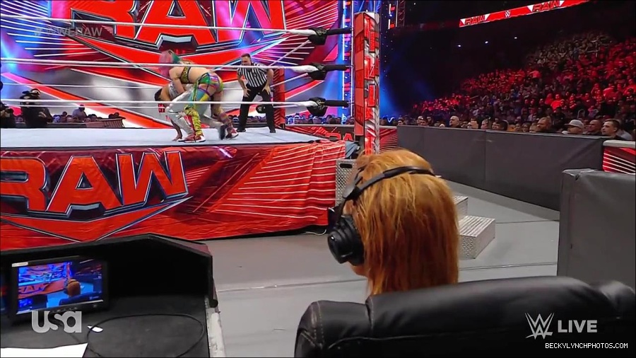 WWE_RAW_30th_May_2022_720p_WEBRip_h264_mp4_000837236.jpg