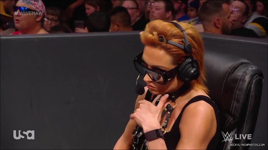 WWE_RAW_30th_May_2022_720p_WEBRip_h264_mp4_000928928.jpg