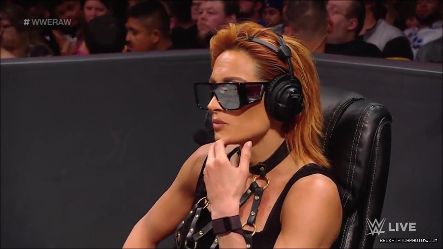 WWE_RAW_30th_May_2022_720p_WEBRip_h264_mp4_000946545.jpg