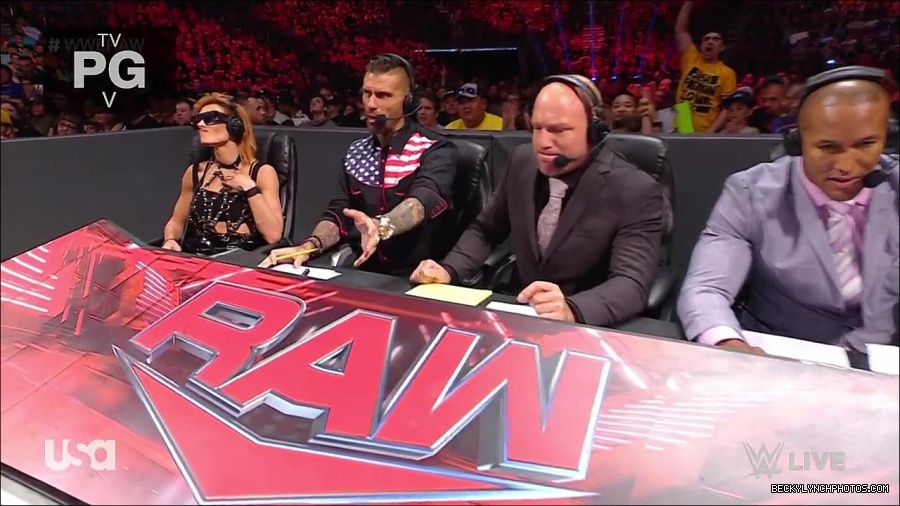 WWE_RAW_30th_May_2022_720p_WEBRip_h264_mp4_001017028.jpg