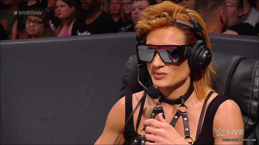 WWE_RAW_30th_May_2022_720p_WEBRip_h264_mp4_001045457.jpg