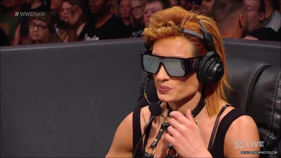 WWE_RAW_30th_May_2022_720p_WEBRip_h264_mp4_001045857.jpg