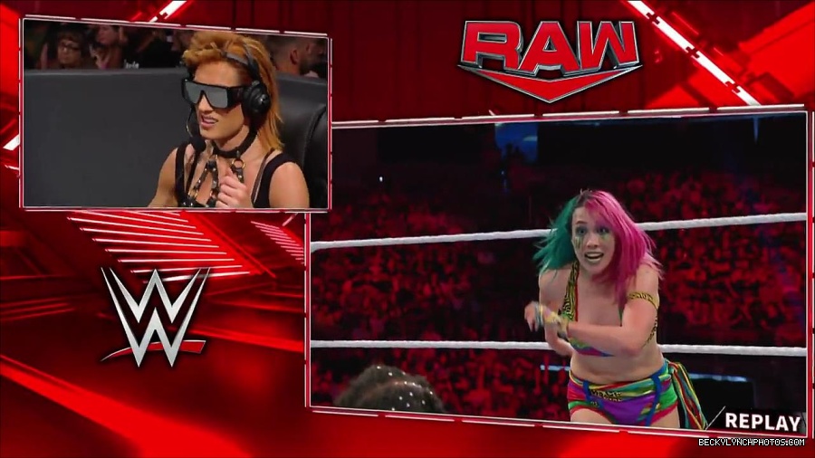 WWE_RAW_30th_May_2022_720p_WEBRip_h264_mp4_001047459.jpg