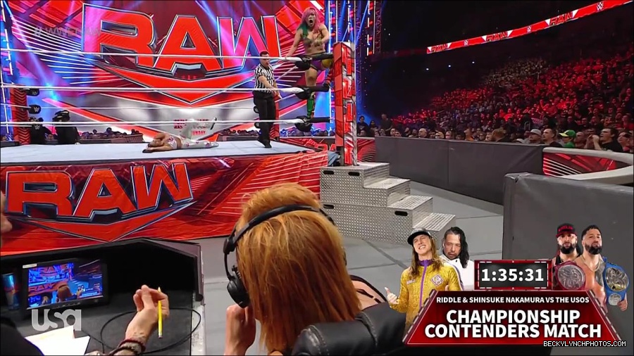 WWE_RAW_30th_May_2022_720p_WEBRip_h264_mp4_001068680.jpg
