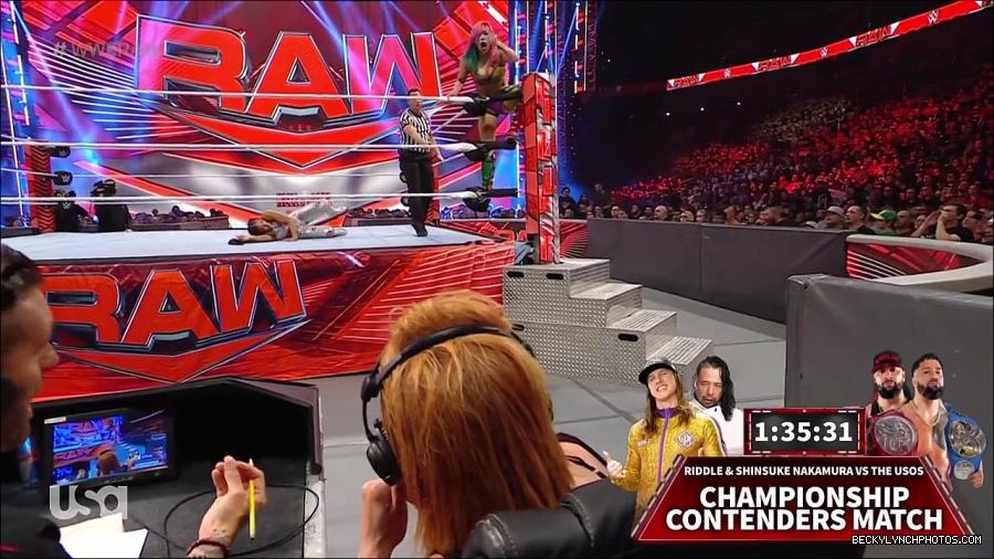 WWE_RAW_30th_May_2022_720p_WEBRip_h264_mp4_001069080.jpg
