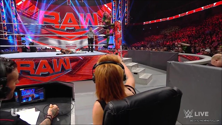 WWE_RAW_30th_May_2022_720p_WEBRip_h264_mp4_001071082.jpg