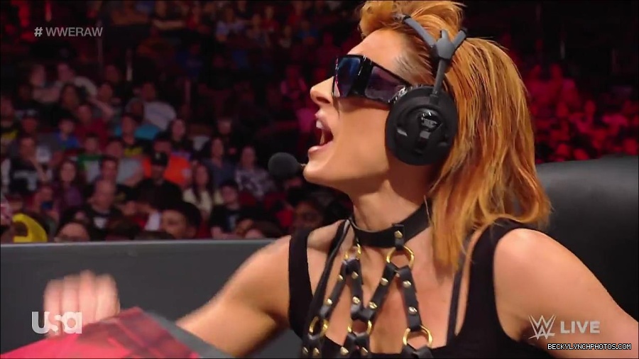WWE_RAW_30th_May_2022_720p_WEBRip_h264_mp4_001072684.jpg
