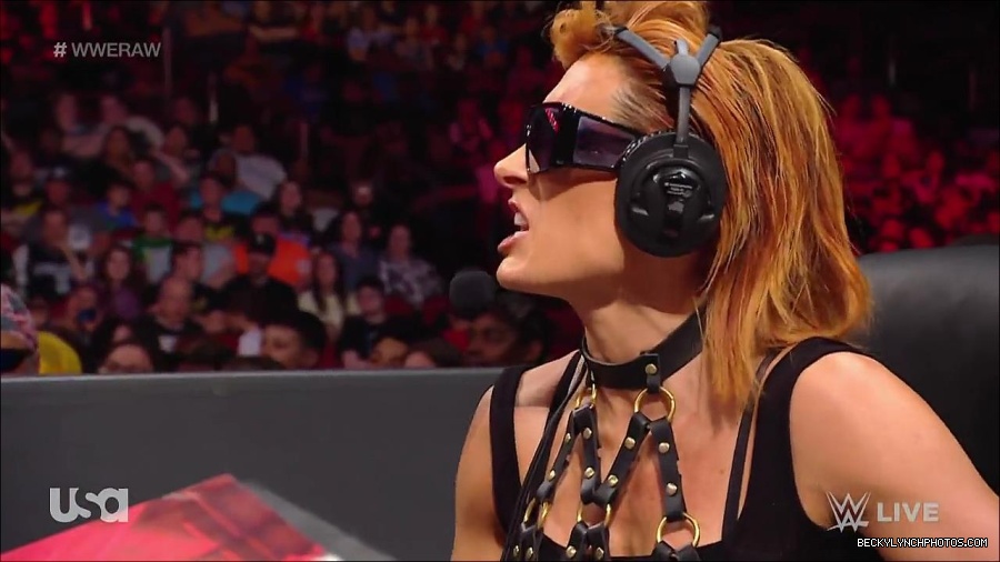 WWE_RAW_30th_May_2022_720p_WEBRip_h264_mp4_001073084.jpg