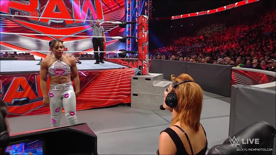 WWE_RAW_30th_May_2022_720p_WEBRip_h264_mp4_001180308.jpg