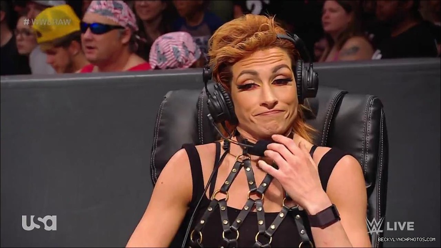 WWE_RAW_30th_May_2022_720p_WEBRip_h264_mp4_001193121.jpg