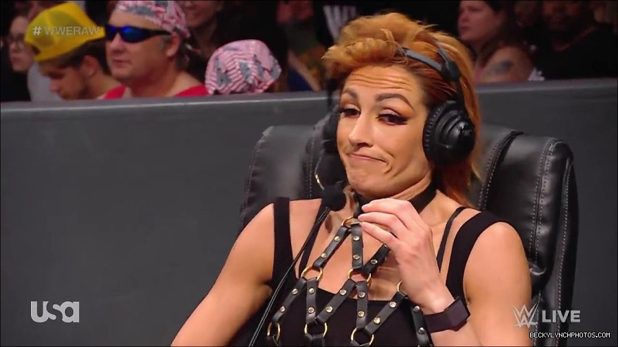 WWE_RAW_30th_May_2022_720p_WEBRip_h264_mp4_001193521.jpg
