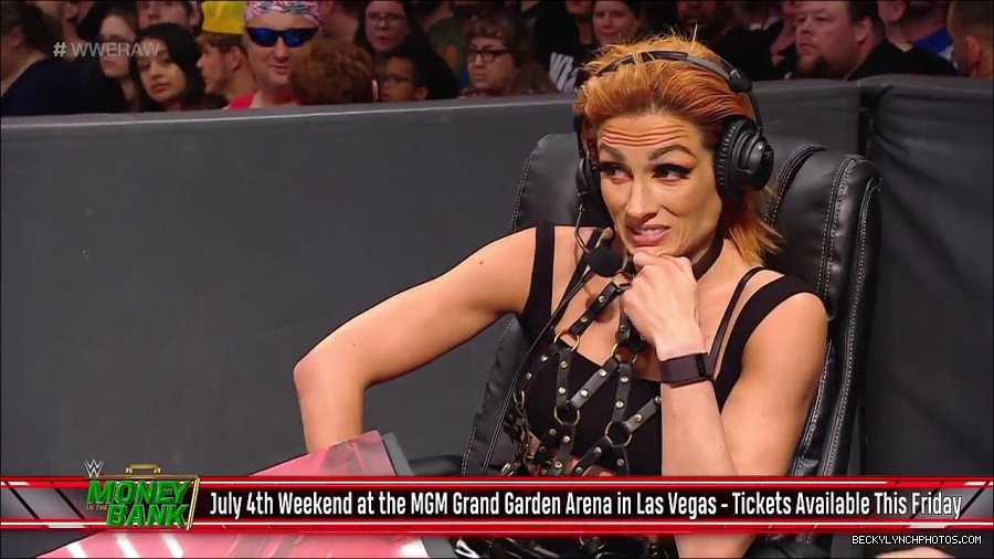 WWE_RAW_30th_May_2022_720p_WEBRip_h264_mp4_001201529.jpg