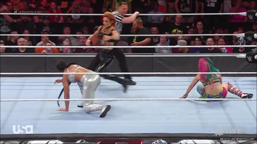 WWE_RAW_30th_May_2022_720p_WEBRip_h264_mp4_001266794.jpg