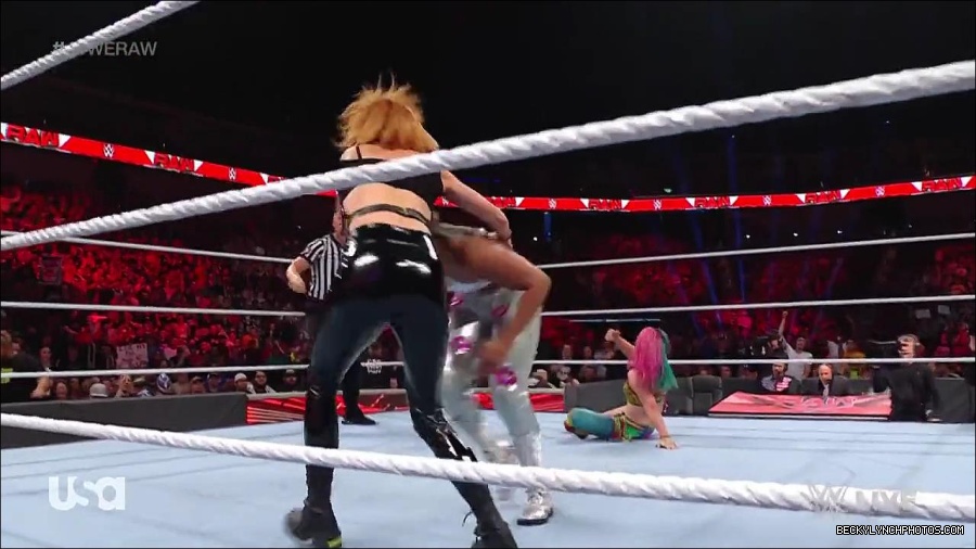 WWE_RAW_30th_May_2022_720p_WEBRip_h264_mp4_001267595.jpg