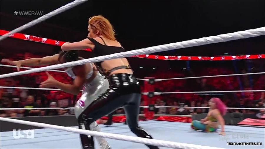 WWE_RAW_30th_May_2022_720p_WEBRip_h264_mp4_001267996.jpg