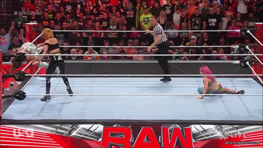 WWE_RAW_30th_May_2022_720p_WEBRip_h264_mp4_001268396.jpg