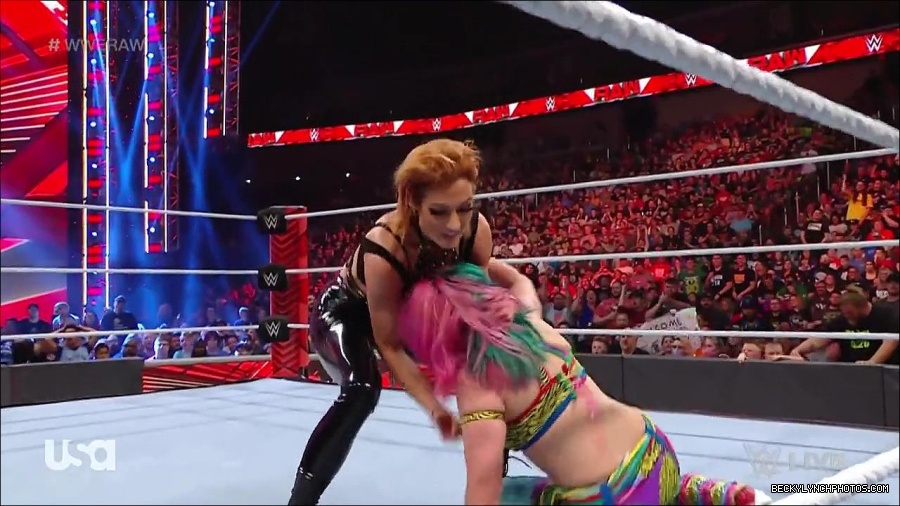 WWE_RAW_30th_May_2022_720p_WEBRip_h264_mp4_001271199.jpg