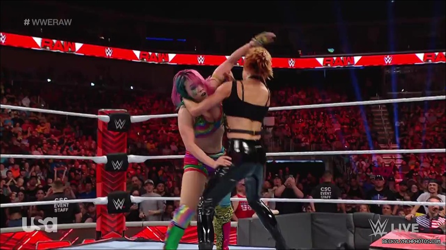 WWE_RAW_30th_May_2022_720p_WEBRip_h264_mp4_001272400.jpg