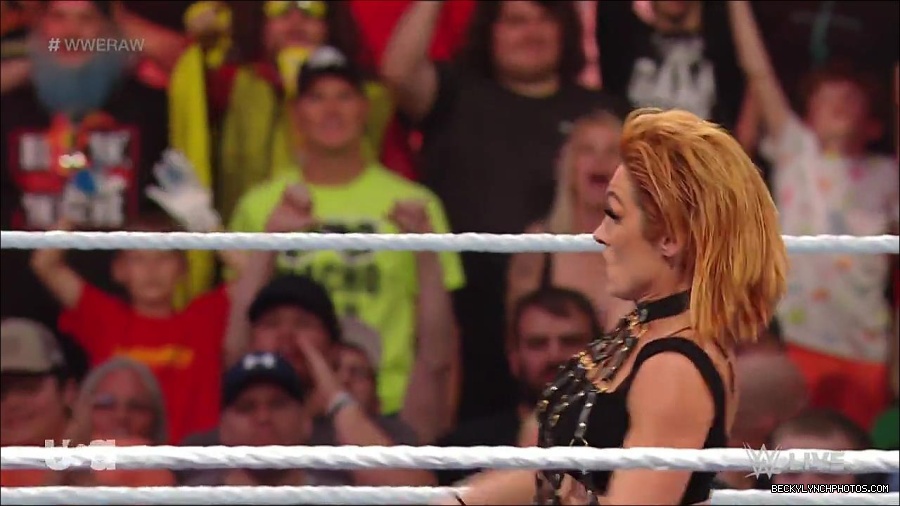 WWE_RAW_30th_May_2022_720p_WEBRip_h264_mp4_001278406.jpg