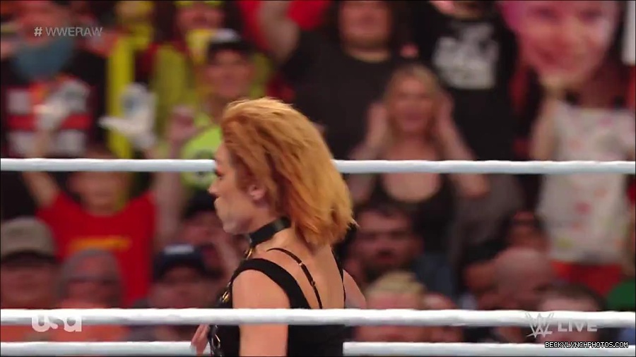 WWE_RAW_30th_May_2022_720p_WEBRip_h264_mp4_001278806.jpg