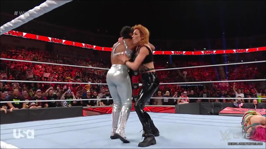 WWE_RAW_30th_May_2022_720p_WEBRip_h264_mp4_001279607.jpg