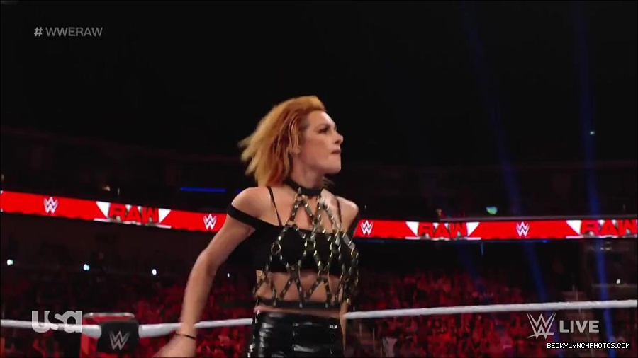 WWE_RAW_30th_May_2022_720p_WEBRip_h264_mp4_001282810.jpg