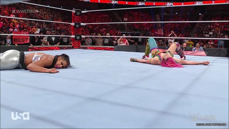 WWE_RAW_30th_May_2022_720p_WEBRip_h264_mp4_001289217.jpg