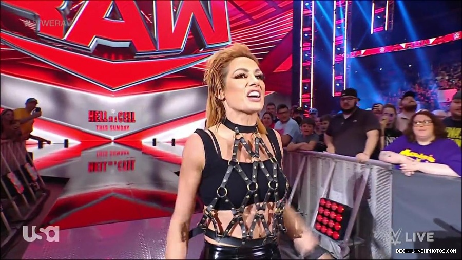 WWE_RAW_30th_May_2022_720p_WEBRip_h264_mp4_001291619.jpg