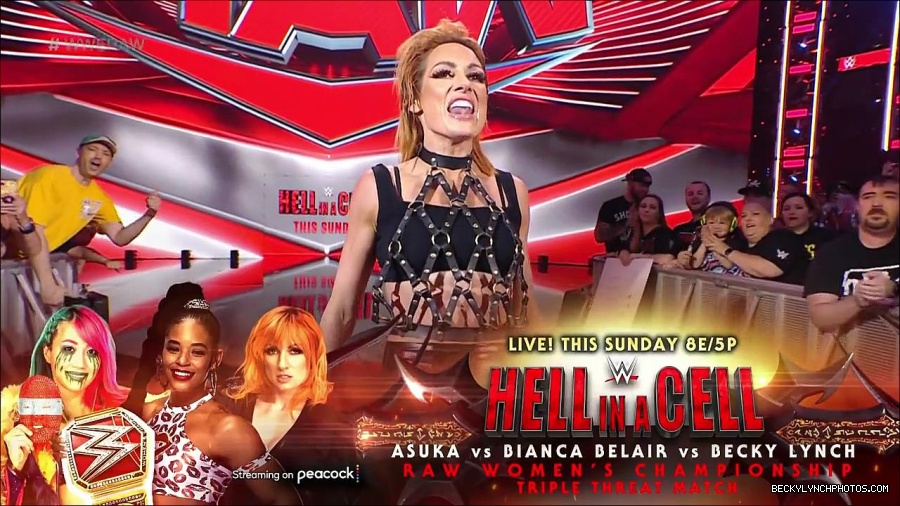 WWE_RAW_30th_May_2022_720p_WEBRip_h264_mp4_001296424.jpg