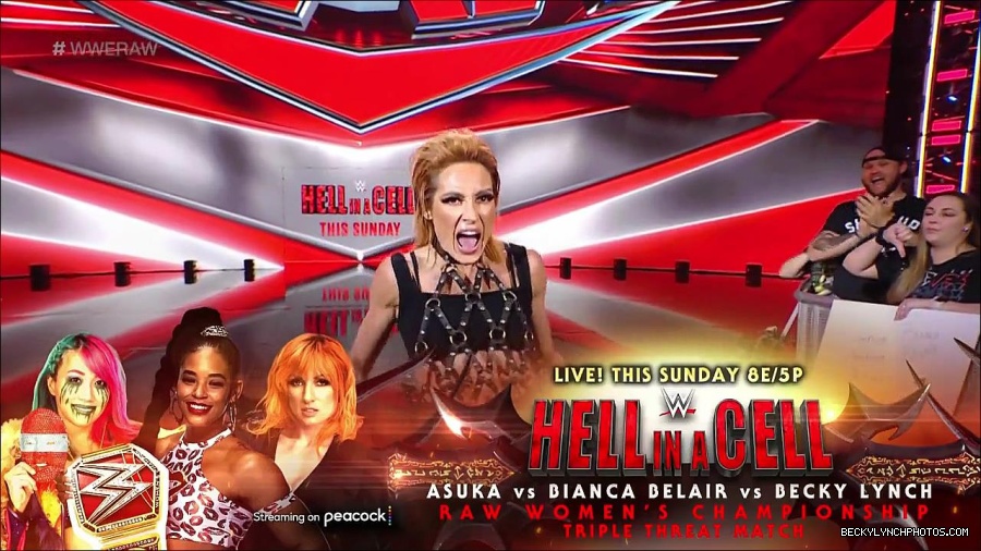 WWE_RAW_30th_May_2022_720p_WEBRip_h264_mp4_001299627.jpg