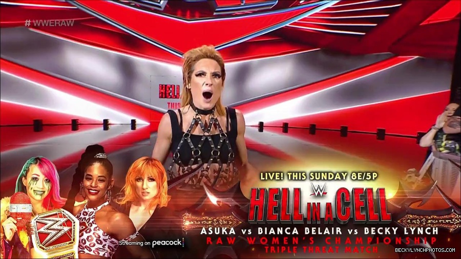 WWE_RAW_30th_May_2022_720p_WEBRip_h264_mp4_001300828.jpg