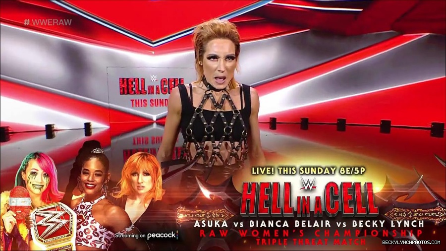 WWE_RAW_30th_May_2022_720p_WEBRip_h264_mp4_001307235.jpg