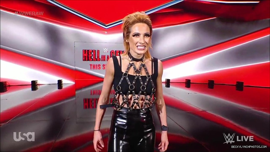 WWE_RAW_30th_May_2022_720p_WEBRip_h264_mp4_001311239.jpg