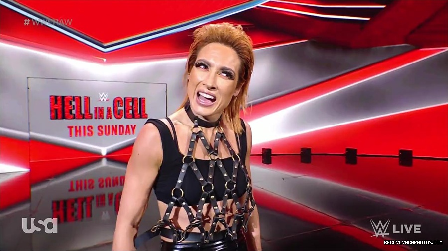 WWE_RAW_30th_May_2022_720p_WEBRip_h264_mp4_001314842.jpg