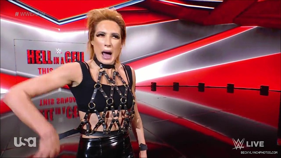 WWE_RAW_30th_May_2022_720p_WEBRip_h264_mp4_001318446.jpg