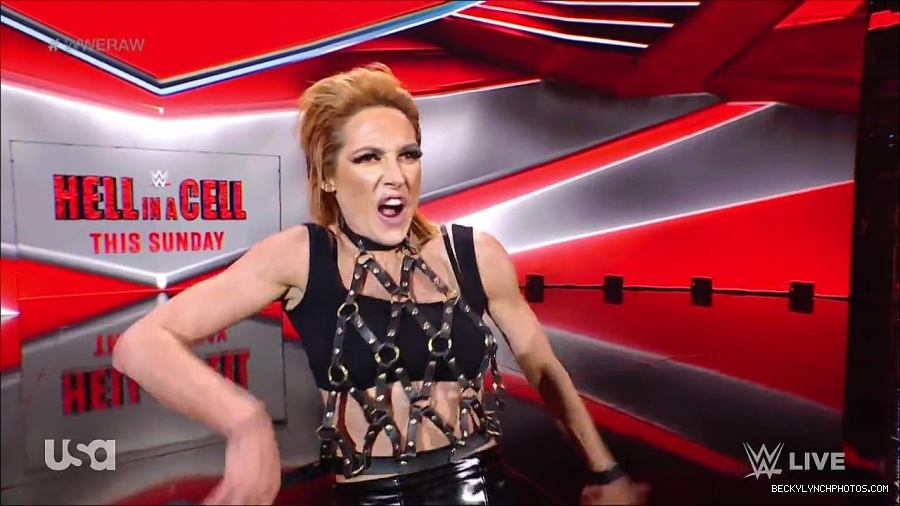 WWE_RAW_30th_May_2022_720p_WEBRip_h264_mp4_001319247.jpg