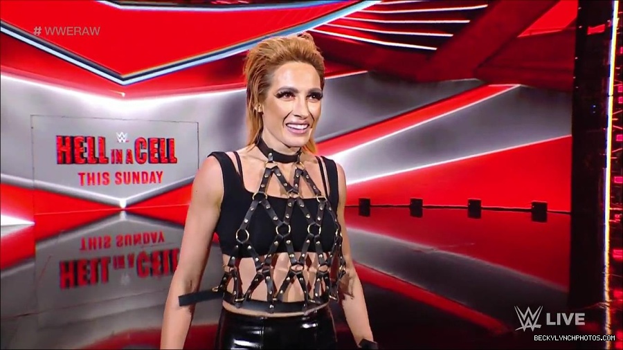 WWE_RAW_30th_May_2022_720p_WEBRip_h264_mp4_001322450.jpg