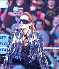 WWE_RAW_30th_May_2022_720p_WEBRip_h264_mp4_000067817.jpg