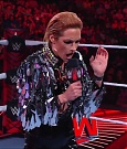 WWE_RAW_30th_May_2022_720p_WEBRip_h264_mp4_000348147.jpg