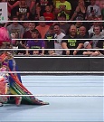 WWE_RAW_30th_May_2022_720p_WEBRip_h264_mp4_000418618.jpg